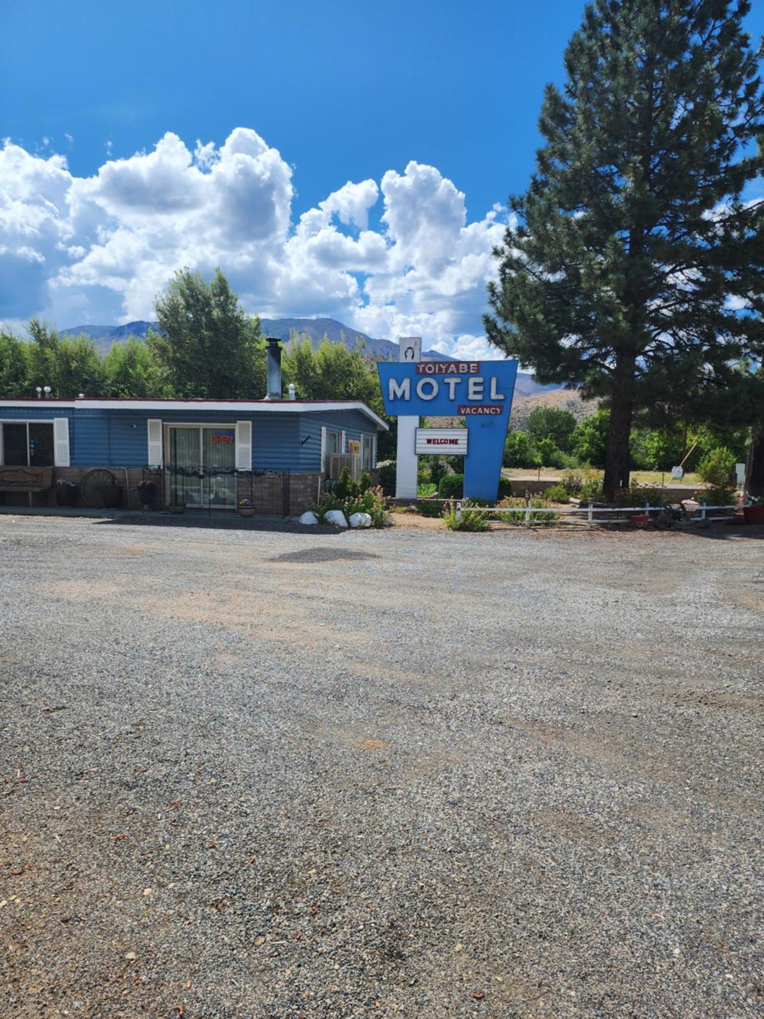 Toiyabe Motel Walker Экстерьер фото