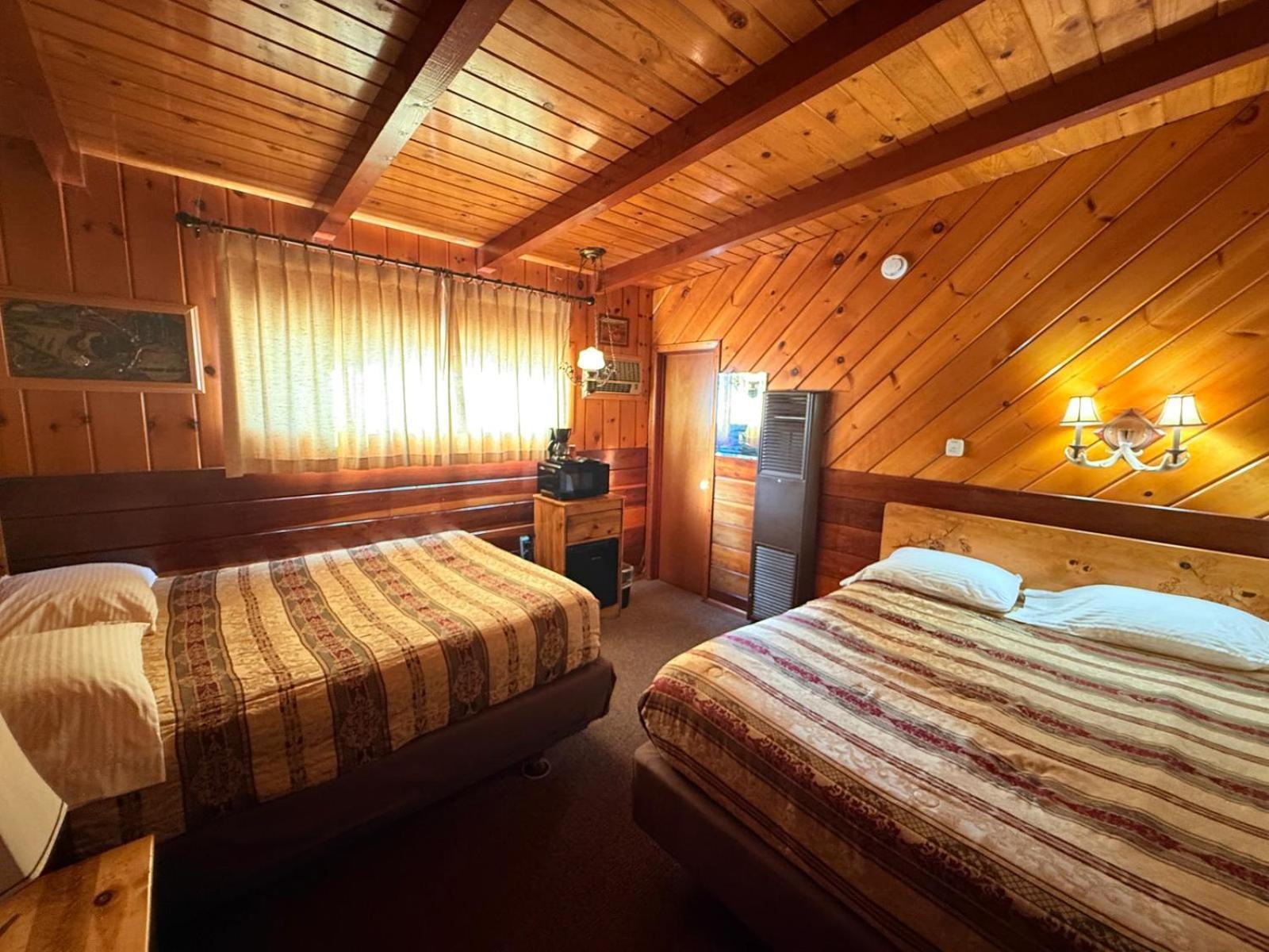 Toiyabe Motel Walker Экстерьер фото