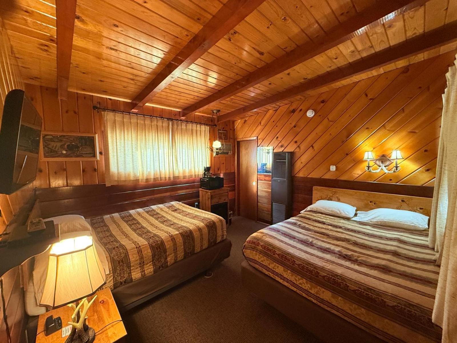 Toiyabe Motel Walker Экстерьер фото