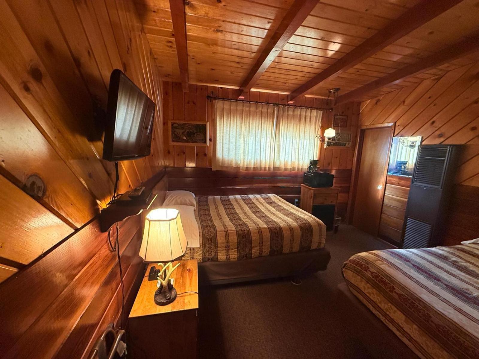 Toiyabe Motel Walker Экстерьер фото