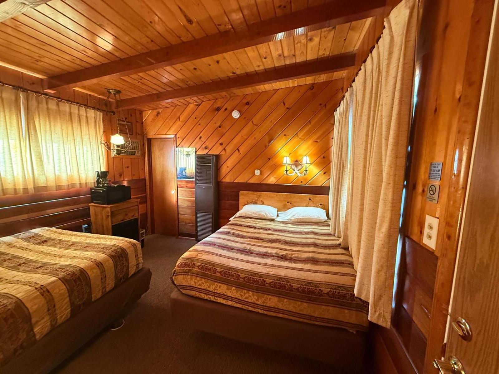Toiyabe Motel Walker Экстерьер фото