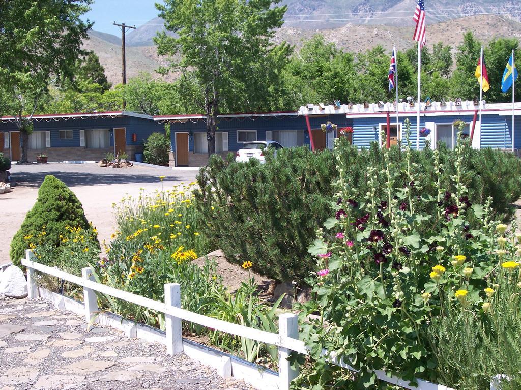 Toiyabe Motel Walker Экстерьер фото