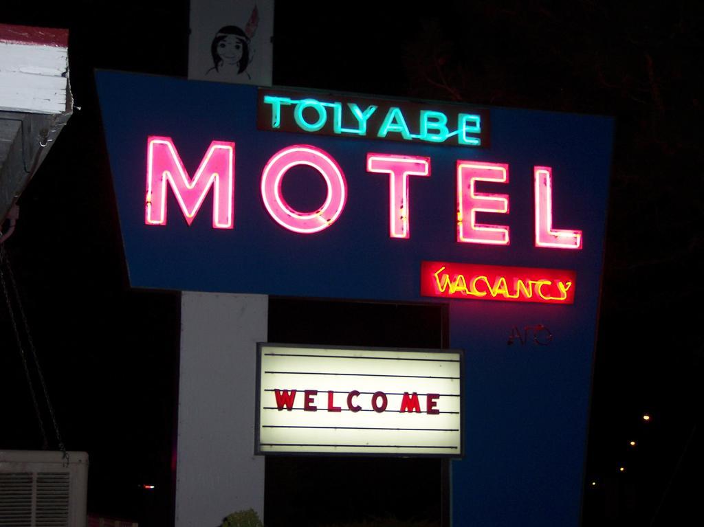 Toiyabe Motel Walker Экстерьер фото