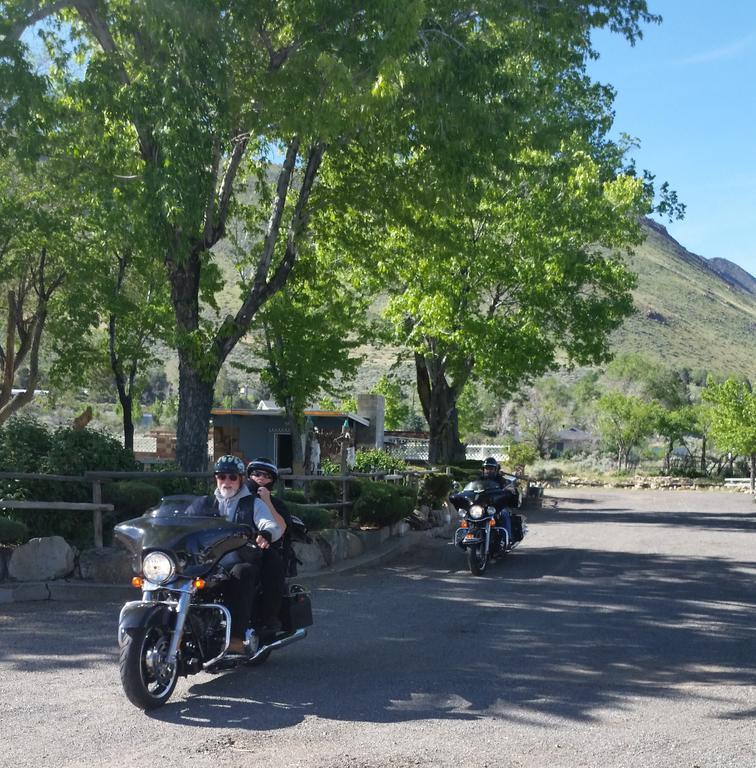 Toiyabe Motel Walker Экстерьер фото