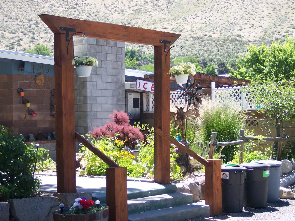 Toiyabe Motel Walker Экстерьер фото